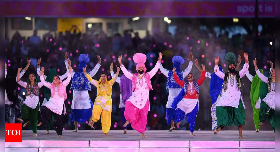 Musical evening with Bhangra and power-packed performance from ‘Apache Indian’ marked the closing ceremony of Commonwealth Games | Commonwealth Games 2022 News – Times of India