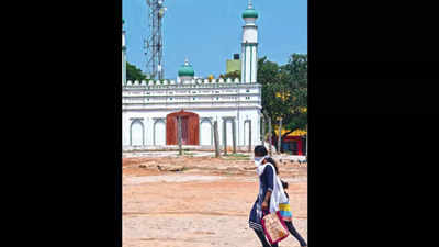 Bengaluru: Right wing outfits now want Eid tower razed