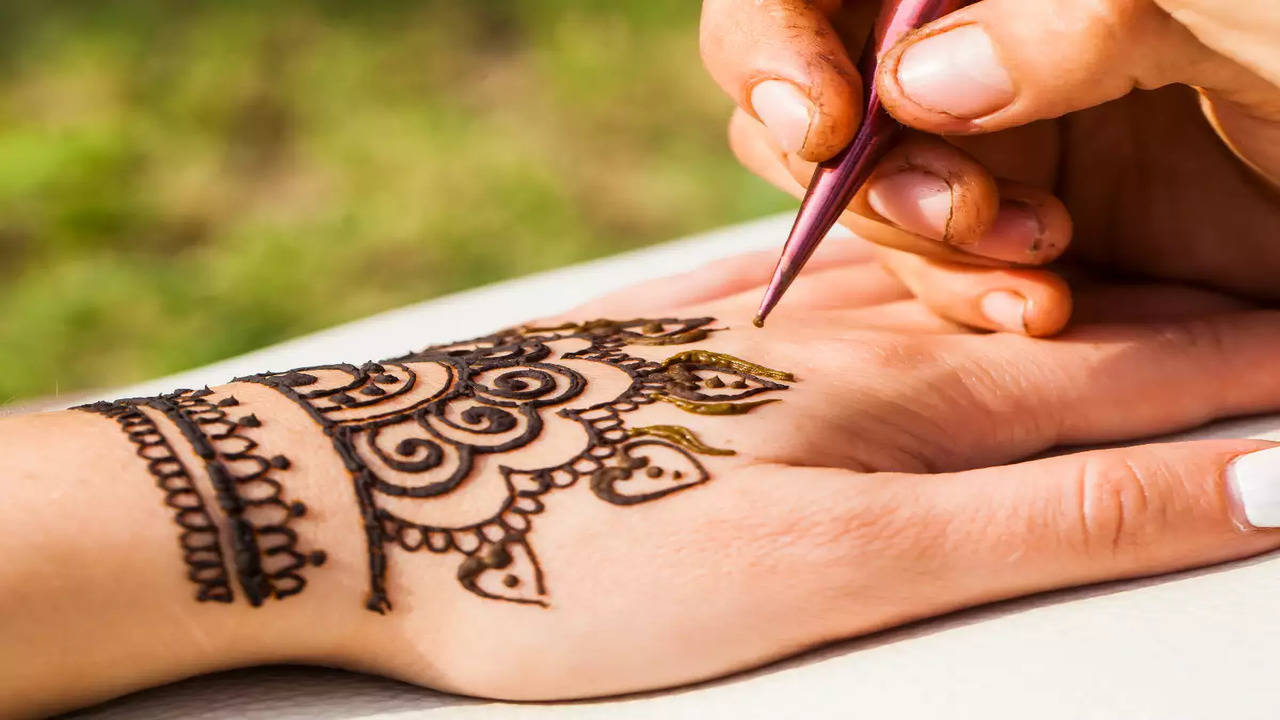 Raksha Bandhan Mehendi Design: Try Some Attractive Mehendi Designs ...