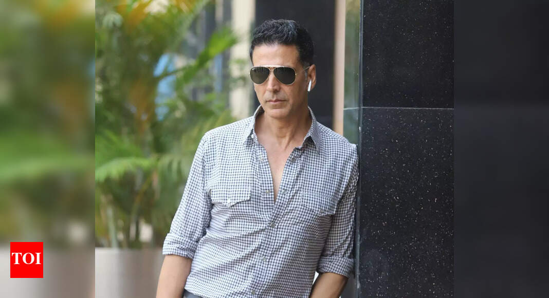 Did you know Akshay Kumar once worked in an iconic Kolkata cinema hall ...