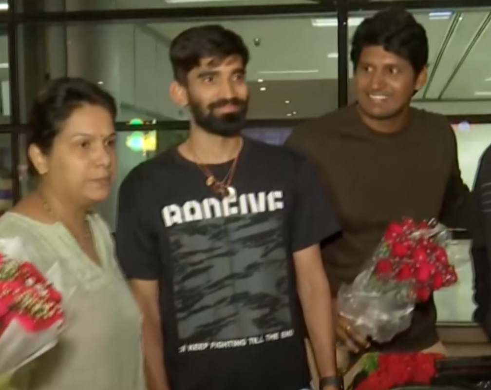 
CWG 2022: Indian shuttlers receive warm welcome at Hyderabad airport
