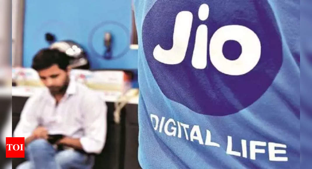 Here’s how Reliance Jio’s new Independence day plan compares with other annual plans of the company – Times of India