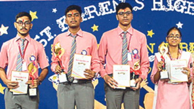 Patna: St Karen's High School honours exam toppers