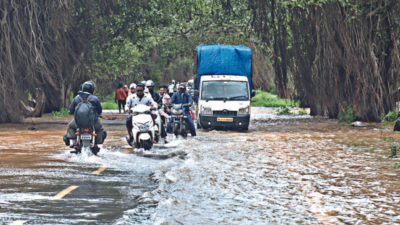 Kolhapur: Road closure, potholes make travel to Goa, Bengaluru a tedious affair