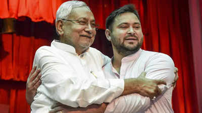 Tejashwi Yadav likely to join ministry; Congress netas make a beeline for Delhi