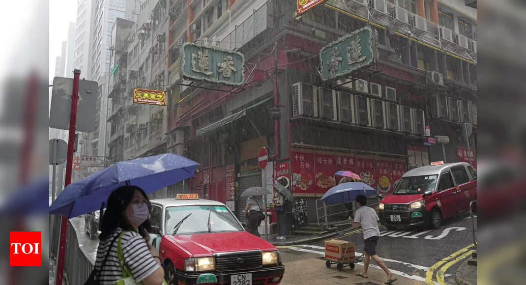 Hong Kong population shrinks for 2nd year under virus curbs