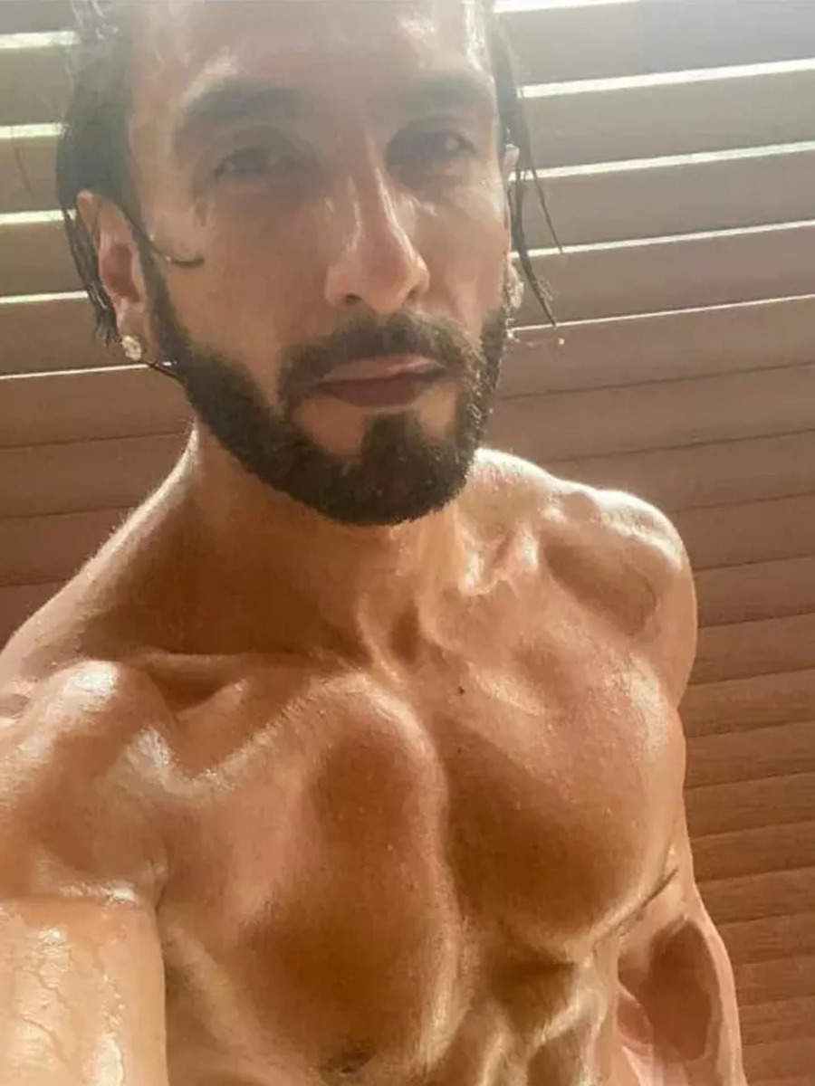 Ranveer Singh Flaunts His Million Dollar Smile in New Instagram Post Amid  Nude Photo Row - News18