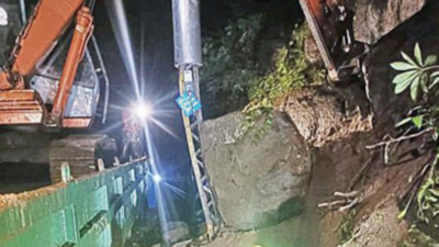 Mumbai-Pune train services disrupted by landslide