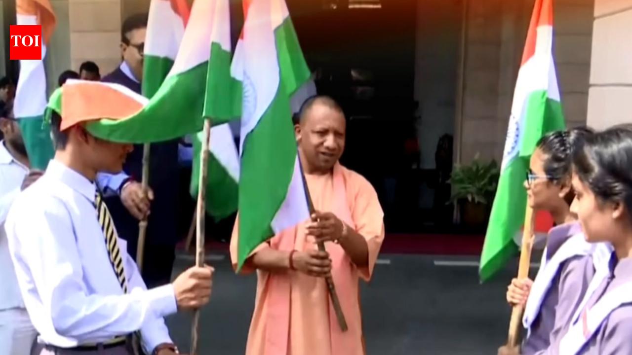UP CM Yogi Adityanath flags off ‘Har Ghar Tiranga’ campaign in Lucknow