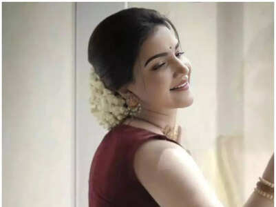 Check out these stunning clicks of Honey Rose