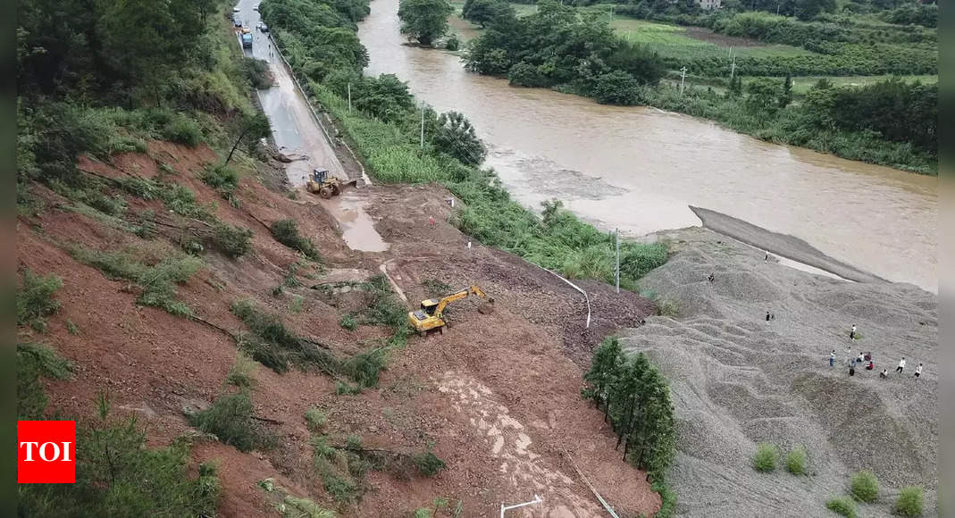Four dead in China flash flood – Times of India