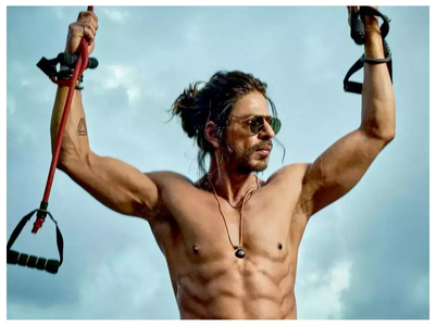SRK fans trend #PathaanFirstDayFirstShow