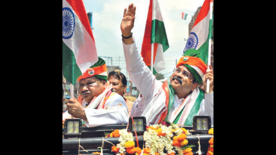 Odisha: Union minister Dharmendra Pradhan takes part in Tiranga rallies