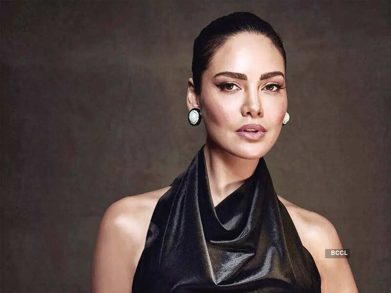 Esha Gupta 