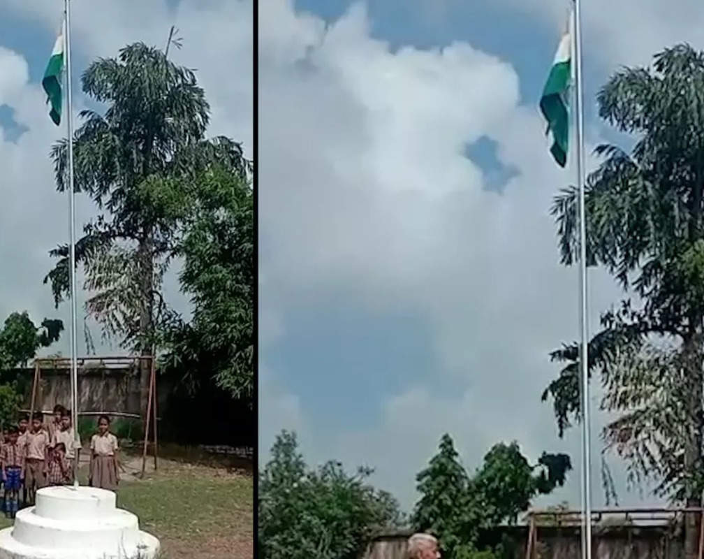 
Here is the story of a Firozabad's man who is raising flag at school for 6 years
