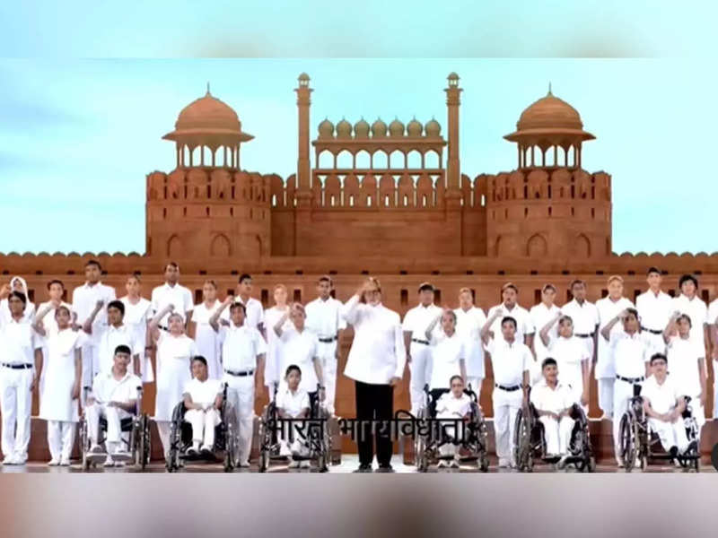 On 75th Independence Day, Amitabh Bachchan re-shares video of him singing 'Jana Gana Mana' with differently abled kids, leaves fans impressed