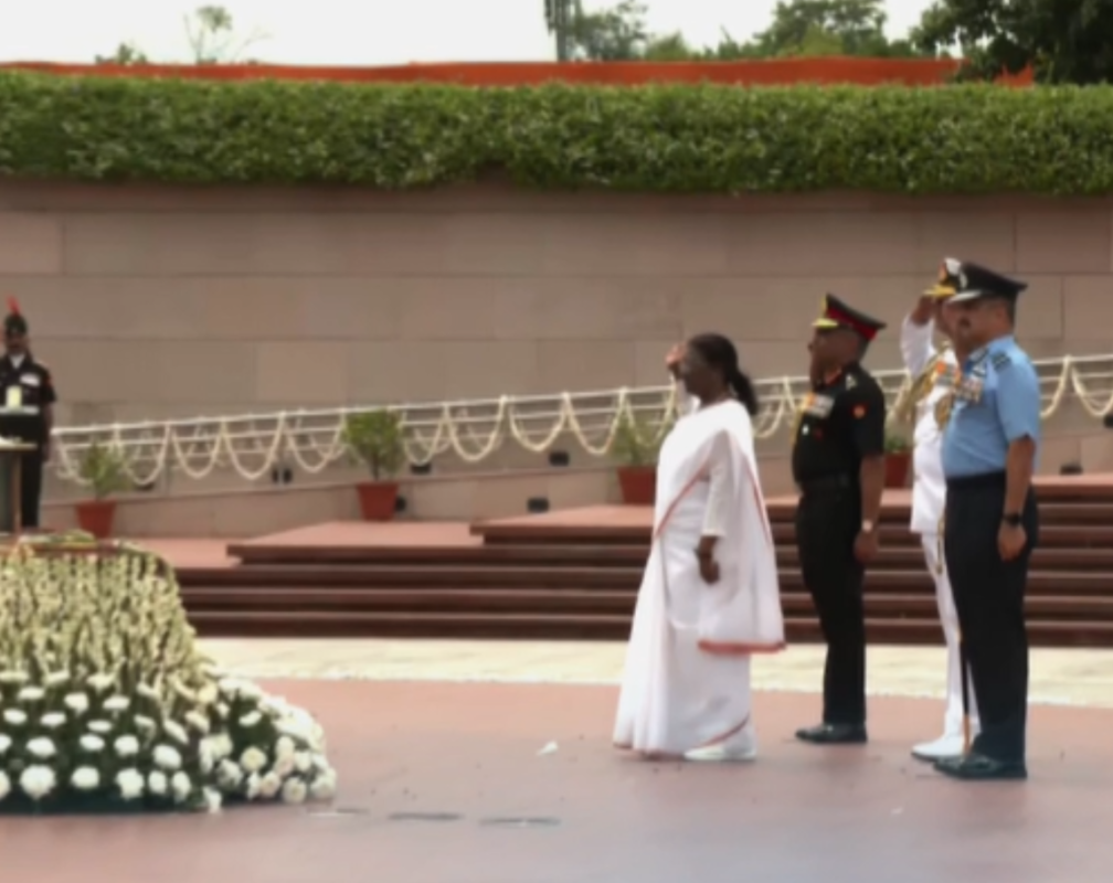 
I-Day: President Droupadi Murmu pays homage to martyrs at National War Memorial
