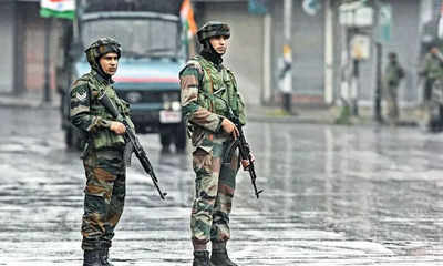 2 grenade blasts in Jammu and Kashmir on Independence Day, cop injured in Srinagar PCR attack