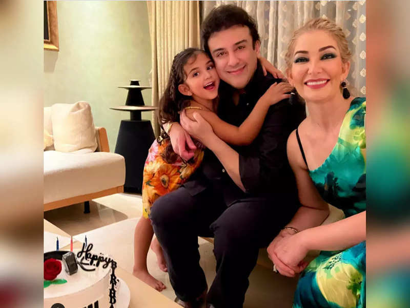 Adnan Sami shares a perfect family picture thanking his fans for birthday love