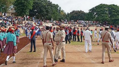 Karnataka: School kids irked as parade stopped abruptly in Mandya