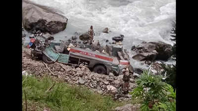 Jammu & Kashmir: Bus with 37 ITBP jawans plunges into river in Pahalgam; several feared dead