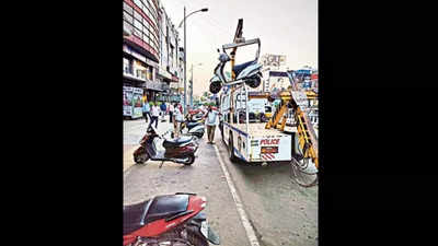 Illegal parking of vehicles chokes roads in Port Visakhapatnam, worries cops