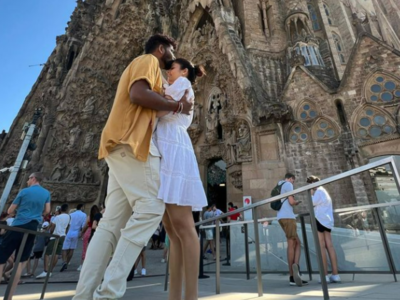 Vignesh Shivan kisses Nayanthara in Spain; picture goes viral