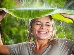 Tips to feel fresh and beautiful in monsoons