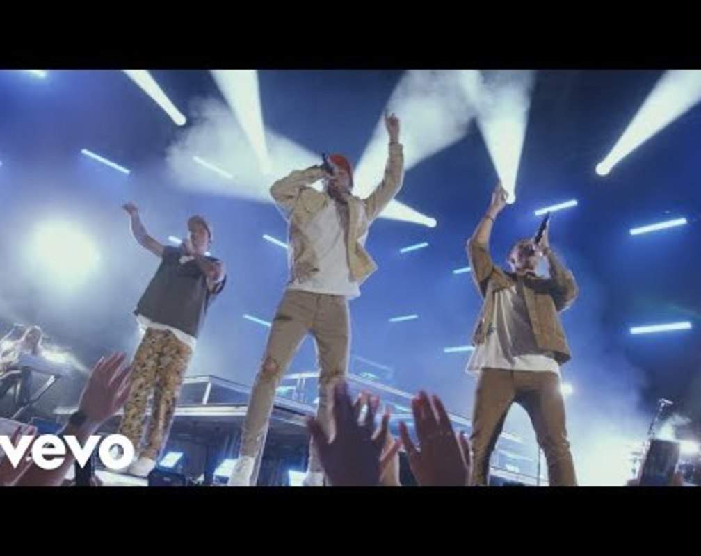 
Watch Popular English Official Music Video Song 'Honey' Sung By Big Time Rush
