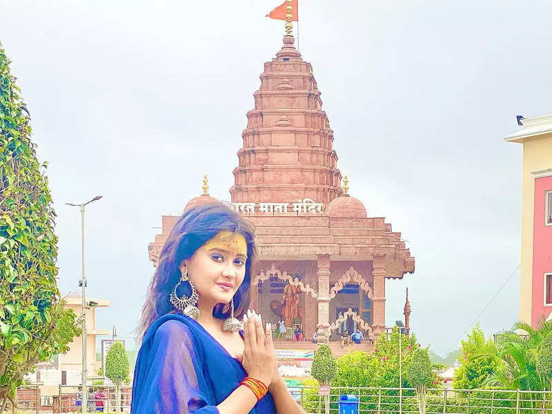 Exclusive - Kanchi Singh visits the Mahakal shrine in Ujjain ahead of her Bollywood debut