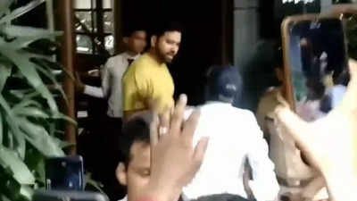 Watch: Rohit Sharma returns to restaurant after fans arrive in numbers to see him