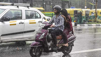 Rain unlikely for next two days in Delhi, maximum temperature may rise