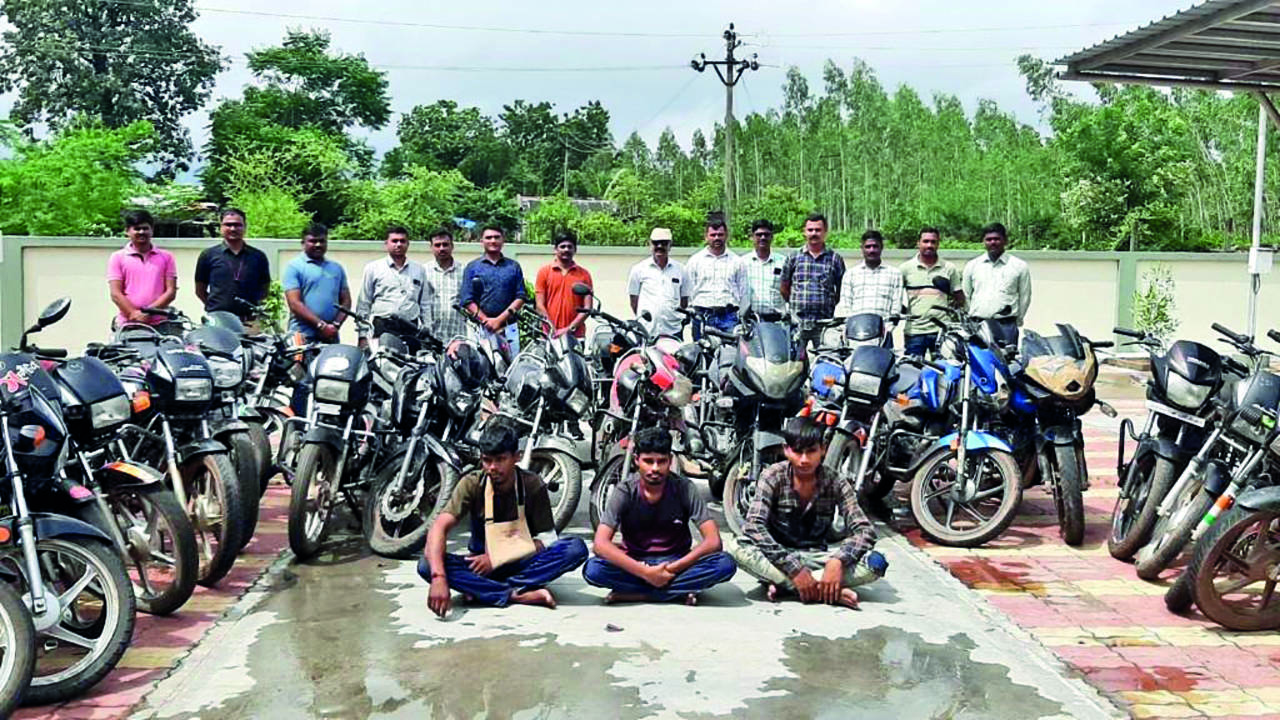 Cops Arrest Three Vehicle Thieves, Recover 33 Bikes | Vadodara News - Times  of India