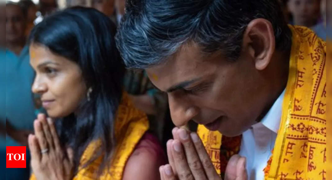 Rishi Sunak visits temple with wife to celebrate Janmashtami – Times of India