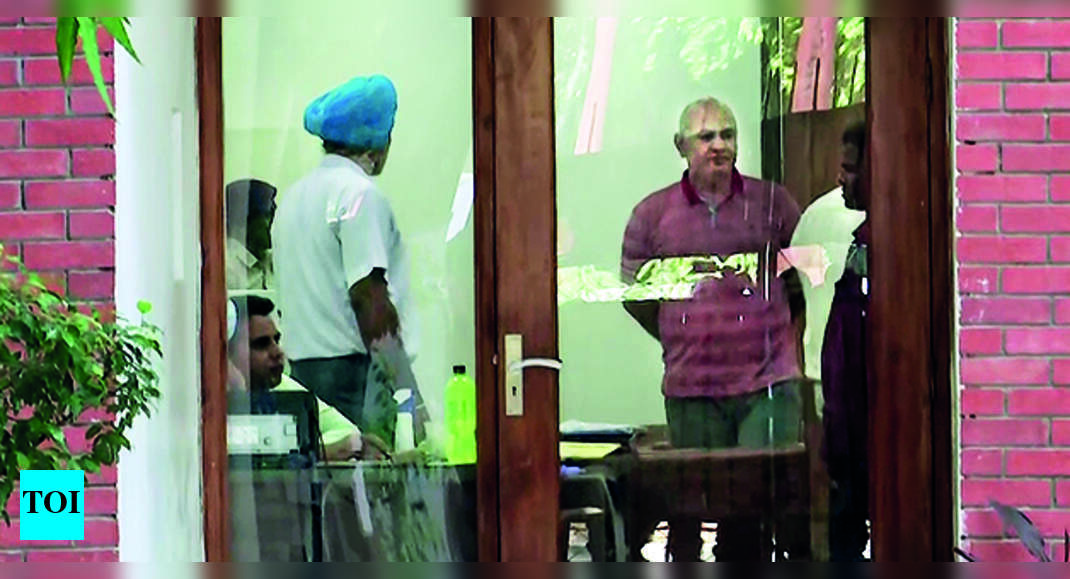 CBI books Delhi dy CM Manish Sisodia, searches his office in excise policy probe