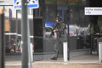 Swedish police arrest teenage boy for shopping centre shooting