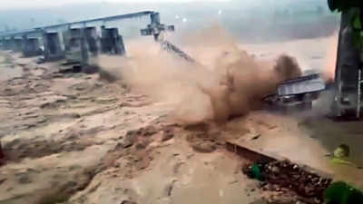Himachal Pradesh: Floods and landslides block 742 roads, affect 2,000 transformers and 171 water schemes