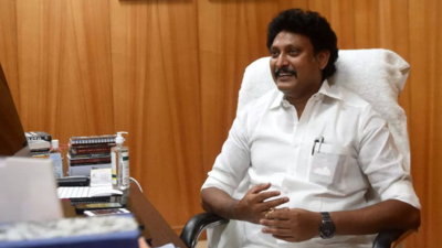 Minister Anbil Mahesh Poyyamozhi hails Chennai's spirit of hospitality |  Chennai News - Times of India