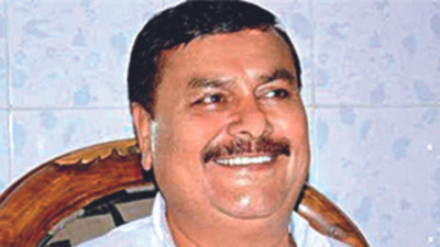 Bihar: RJD minister Surendra Yadav uses expletive against supporter at presser