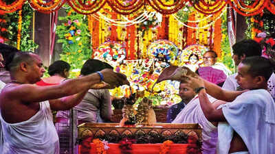 Janmashtami: Janmashtami Celebrated With Religious Fervour In Varanasi |  Varanasi News - Times of India
