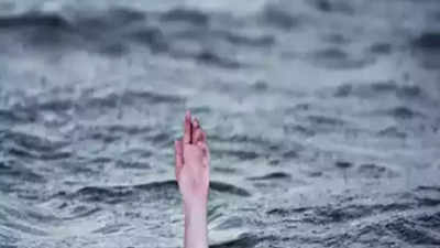 Jharkhand: Two drown in Nalkari river, three vehicles washed away