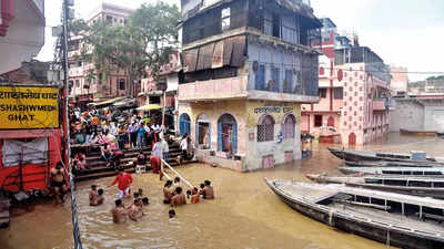 Varanasi: Rising Ganga all set to cross warning mark by Sun evening