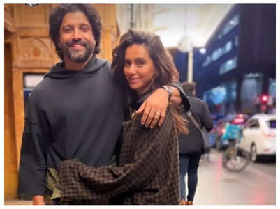 Farhan shares a sweet pic with wife Shibani