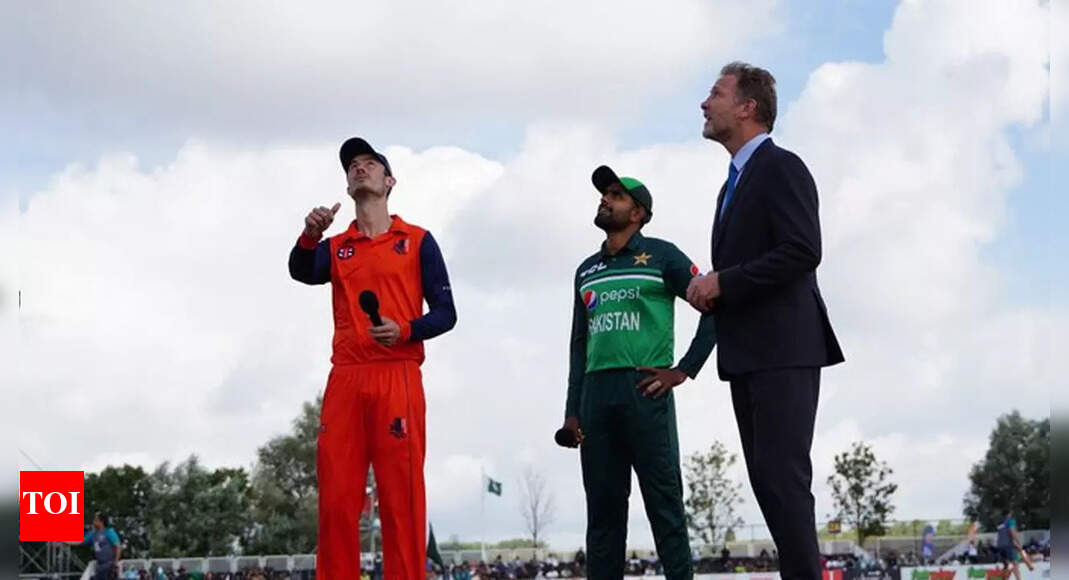 Netherlands vs Pakistan 3rd ODI Live Score Updates  – The Times of India : 33.6 : Pakistan : 134/4