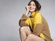 
Anushka Sharma wishes 'paw'-sitive morning to her fans
