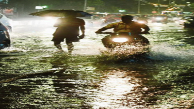 Heavy Rain Floods Many Parts Of Chennai | Chennai News - Times Of India