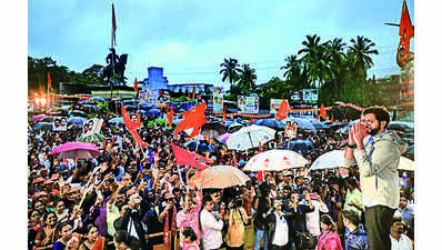 Aaditya’s tours draw crowds, raise concern in BJP camp