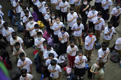 Millions return to Philippine schools after coronavirus lockdowns ...
