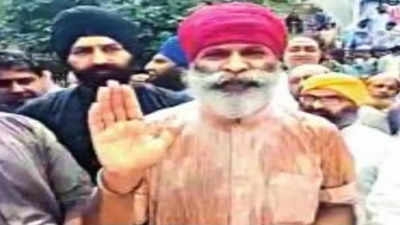 Kin of ‘abducted’ Pak Sikh girl say police not letting them meet her