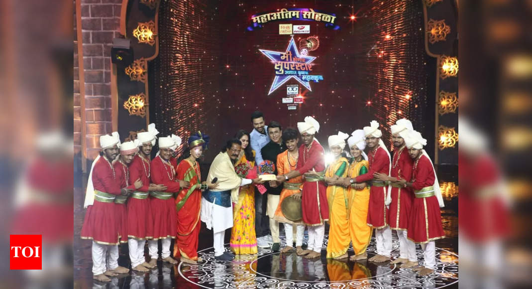 Me Honar Superstar winner: 'Lokakaleche Shiledar' group lifts the ...